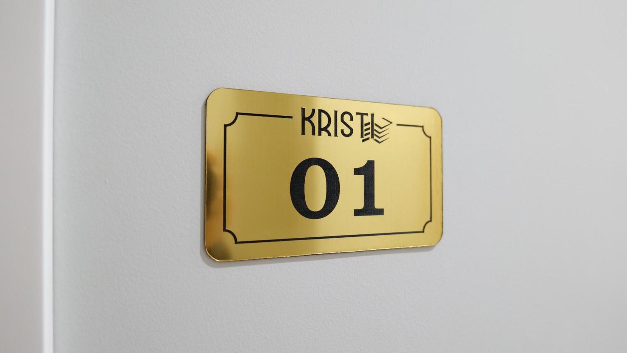 Kristi Apartments 01 Tirana Buitenkant foto