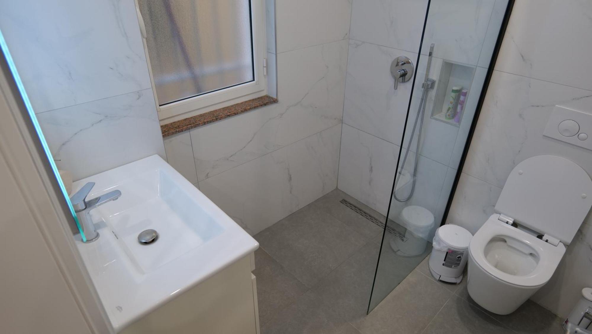 Kristi Apartments 01 Tirana Buitenkant foto